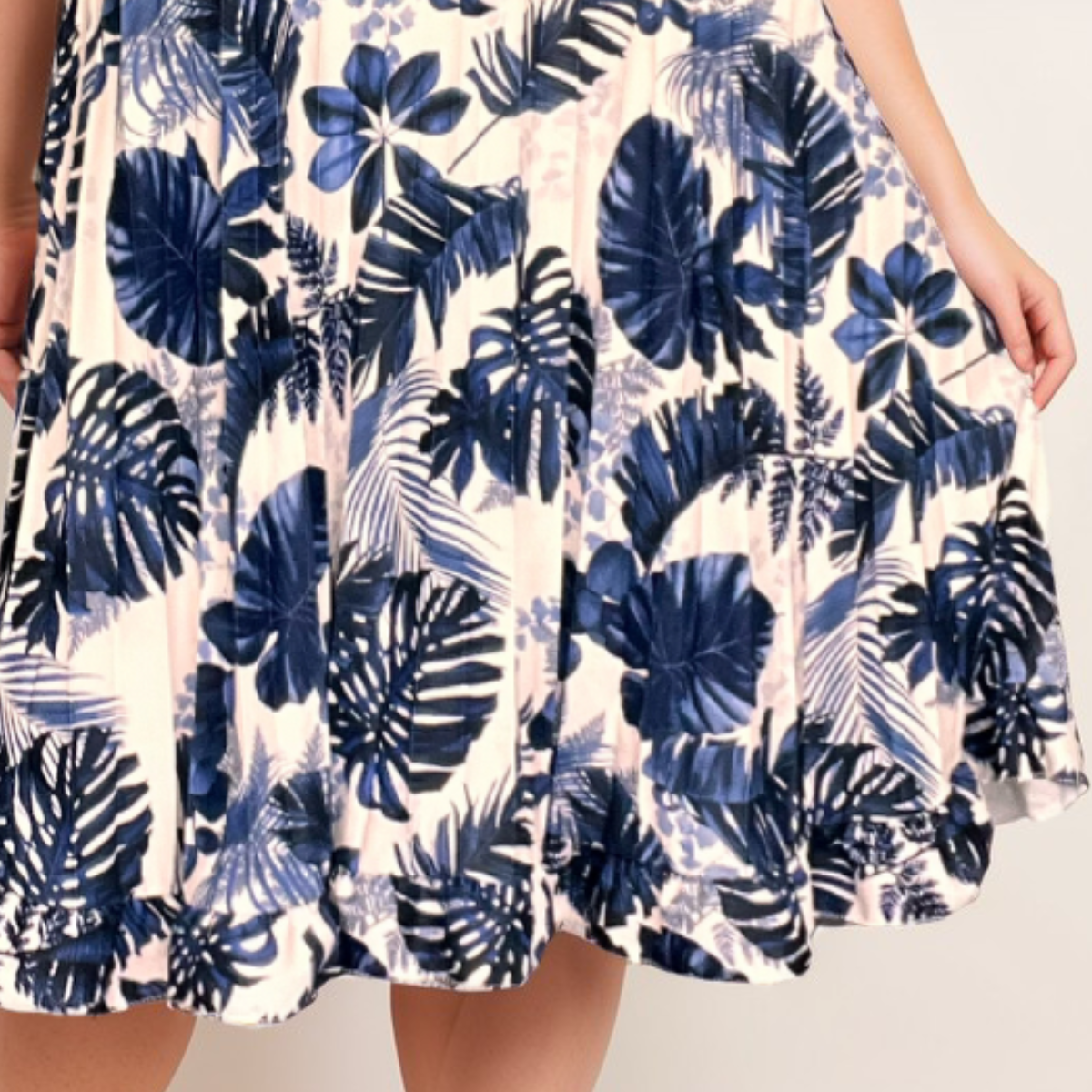 ROCKTHOSECURVES PLEATED A LINE STRAPPY LEAF PRINT DRESS