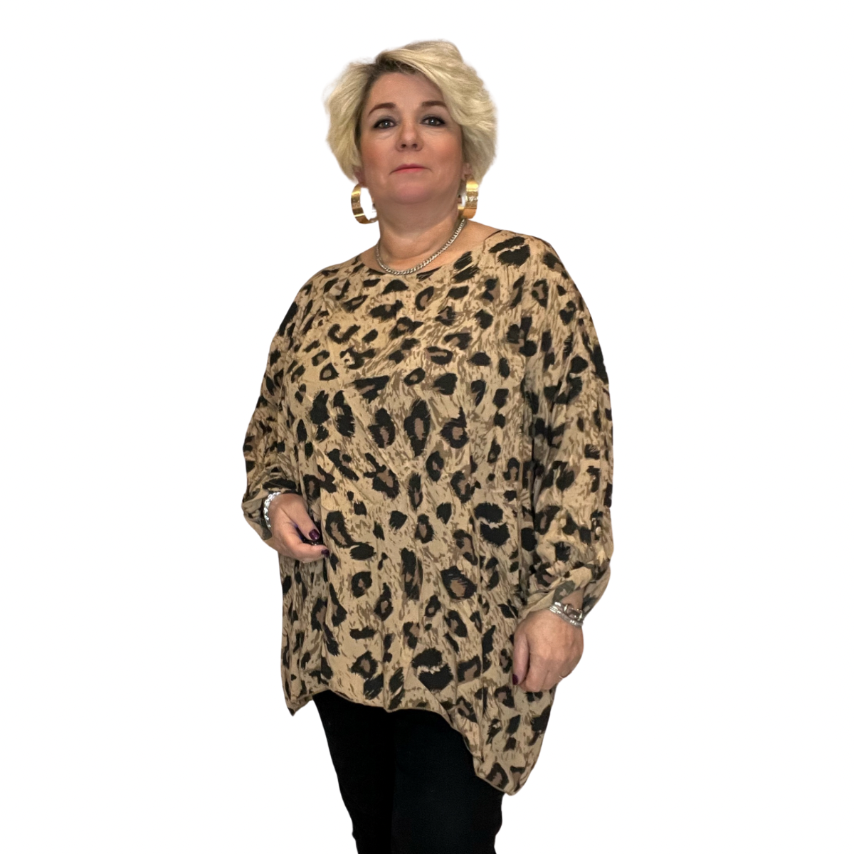 BOLD ANIMAL PRINT BATWING DIPPED HEM BLOUSE