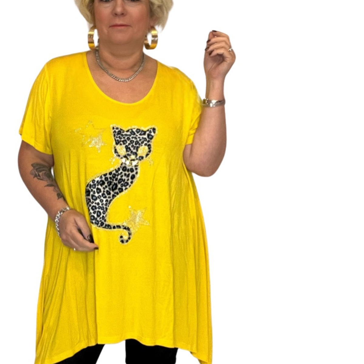 ROCKTHOSECURVES STUDDED CAT HANKY HEM SHORT SLEEVE LONG TOP