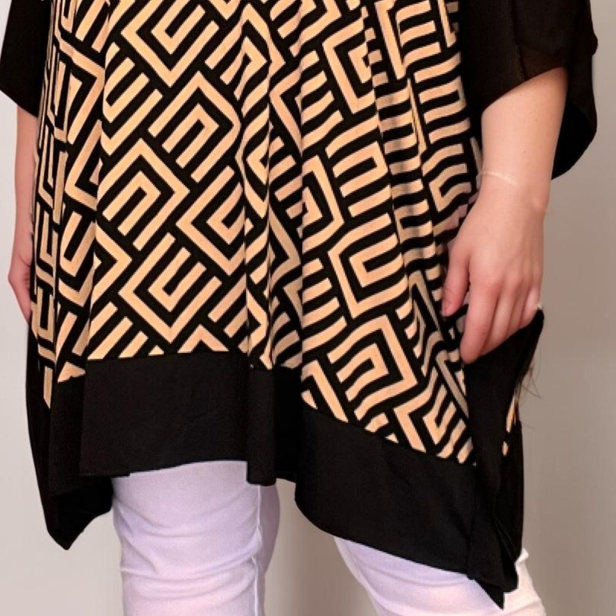 ROCKTHOSECURVES OVERSIZED SOFT STRETCHY GEOMETRIC KAFTAN WITH PANEL EDGING