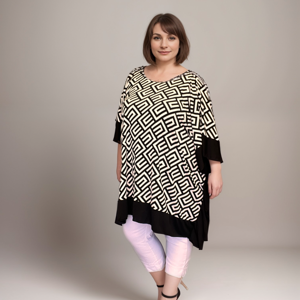 ROCKTHOSECURVES OVERSIZED SOFT STRETCHY GEOMETRIC KAFTAN WITH PANEL EDGING