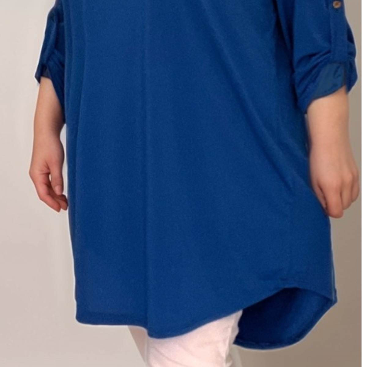 ROCKTHOSECURVES PLAIN BUTTON SLEEVE LOOSE FITTING LONG DIPPED HEM TOP