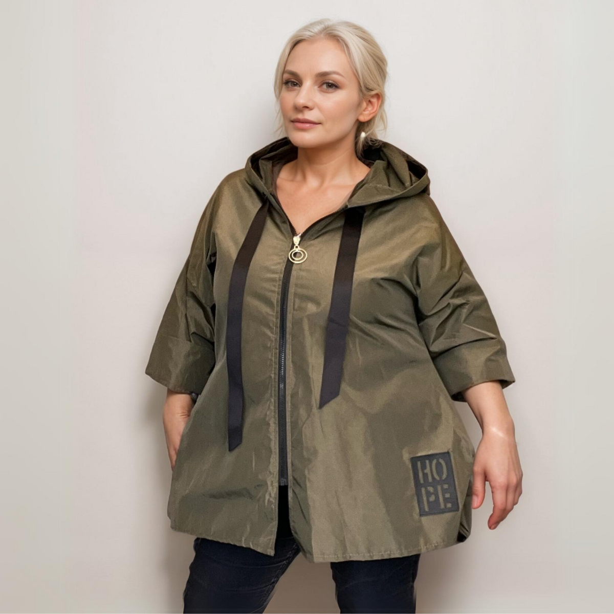 ROCKTHOSECURVES SHORT LENGTH A-LINE RAIN COAT / JACKET WITH HOOD