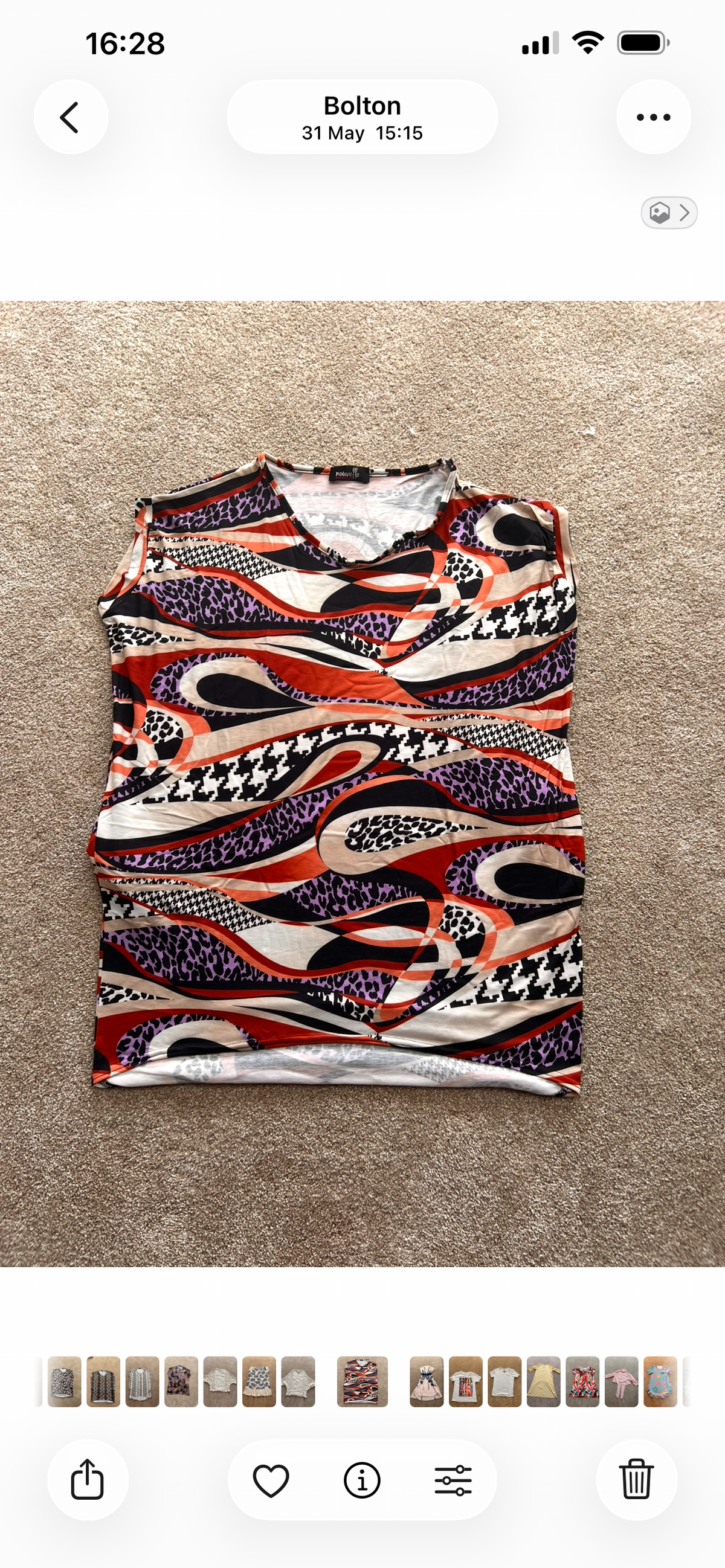 Rust abstract pocket top