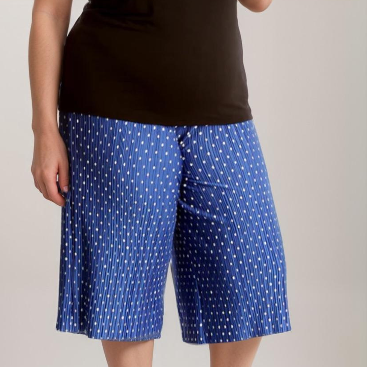 ROCKTHOSECURVES POLKA DOT CRINKLE PLEATED ELASTIC WAIST CULOTTES / LONG SHORTS