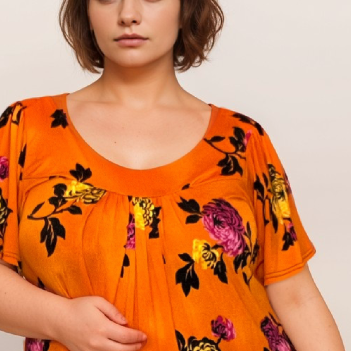 ROCKTHOSECURVES BRIGHT PEONY FLORAL SHORT SLEEVE SMOCK TOP A-LINE