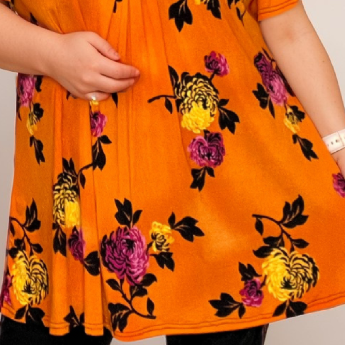 ROCKTHOSECURVES BRIGHT PEONY FLORAL SHORT SLEEVE SMOCK TOP A-LINE