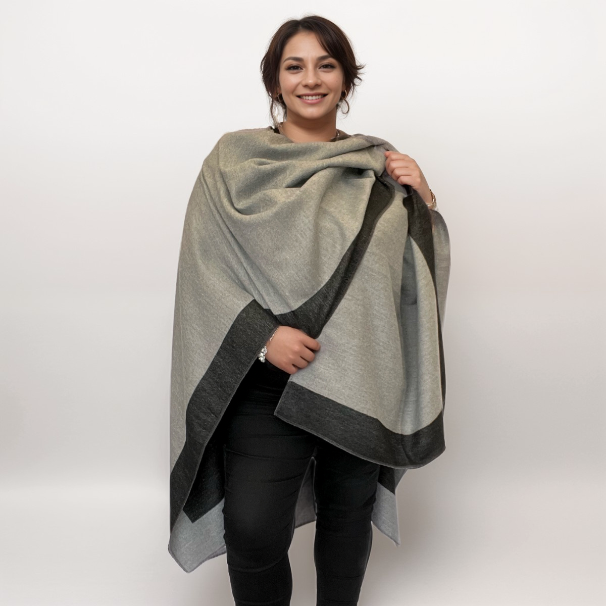 ROCKTHOSECURVES REVERSIBLE SOFT FEEL OVERSIZED SHAWL / SCARF