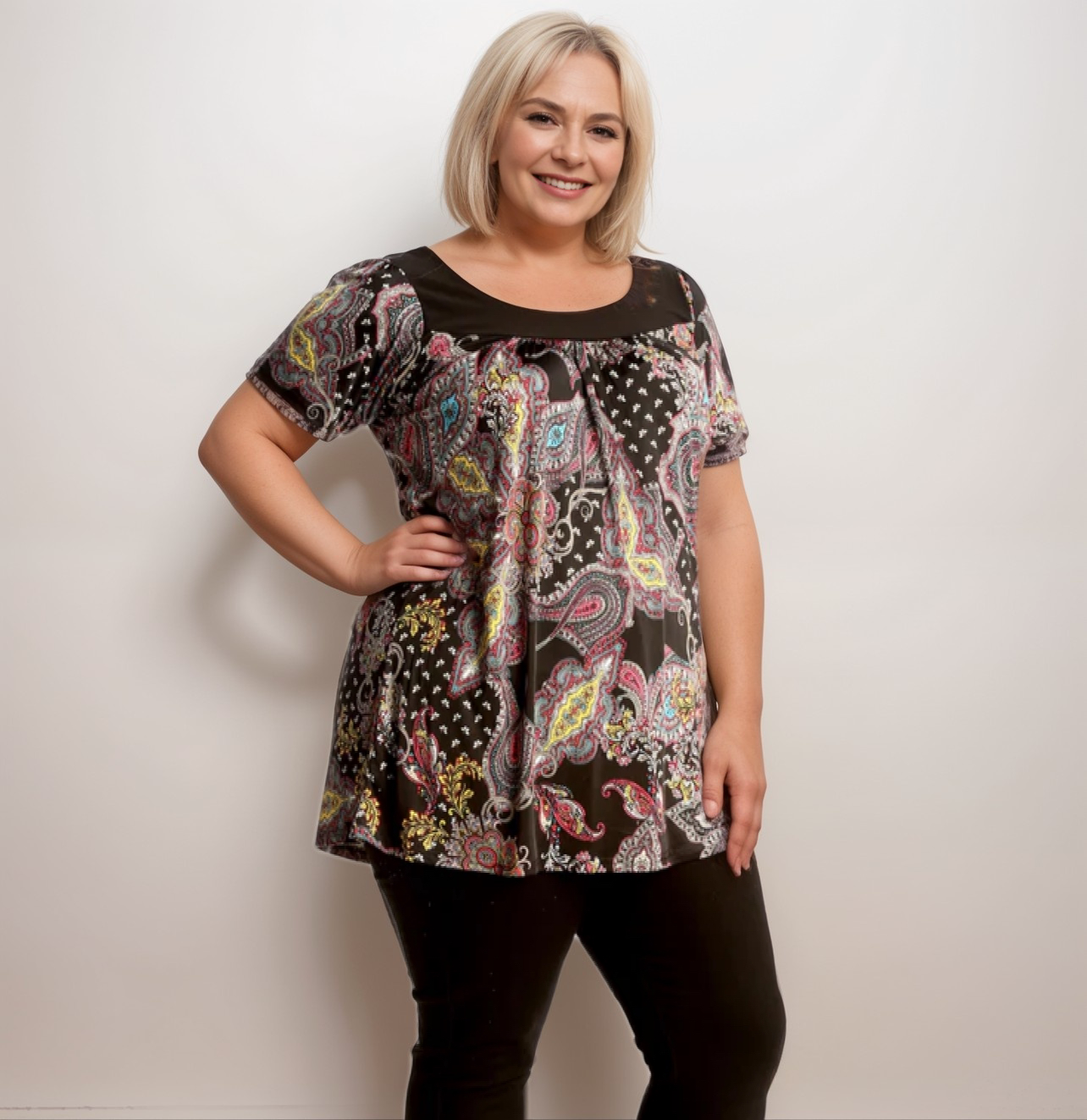 ROCKTHOSECURVES BLACK PAISLEY SHORT SLEEVE SMOCK TOP