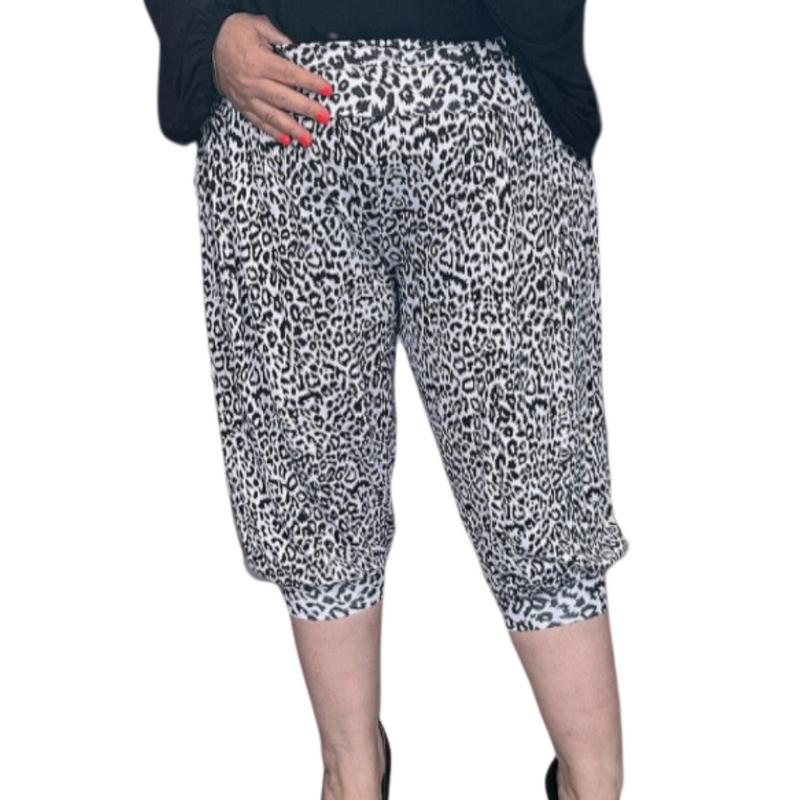 LEOPARD JERSEY 3/4 LENGTH LOOSE FITTING ALI BABA PANTS / SHORTS