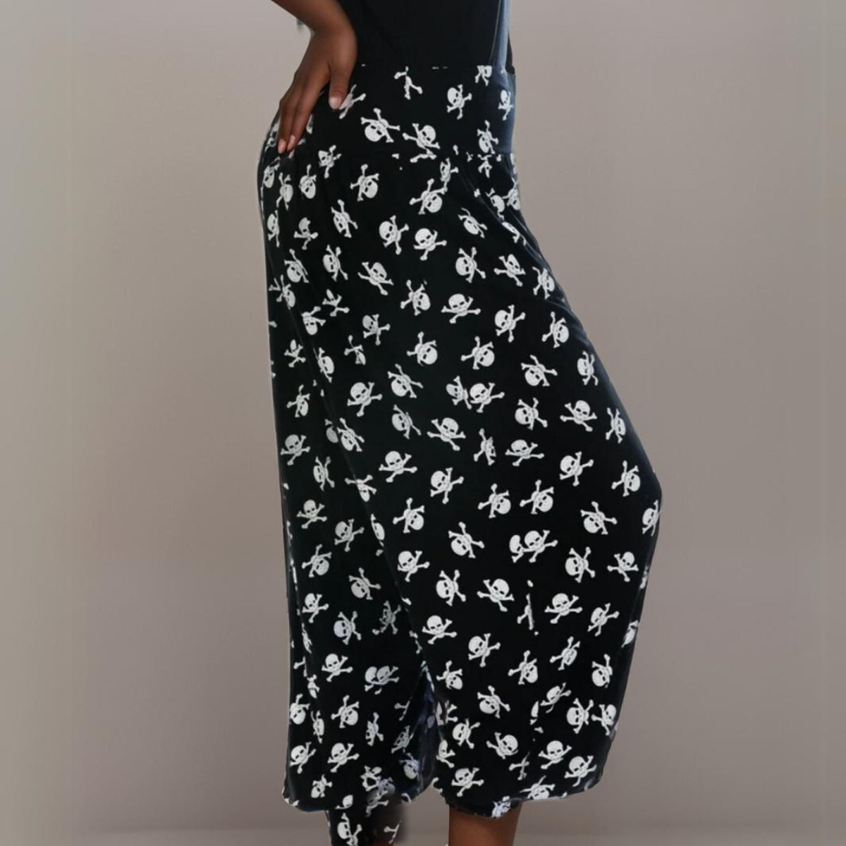 ROCKTHOSECURVES BLACK WHITE SKULL CROSSBONES HAREM PANTS