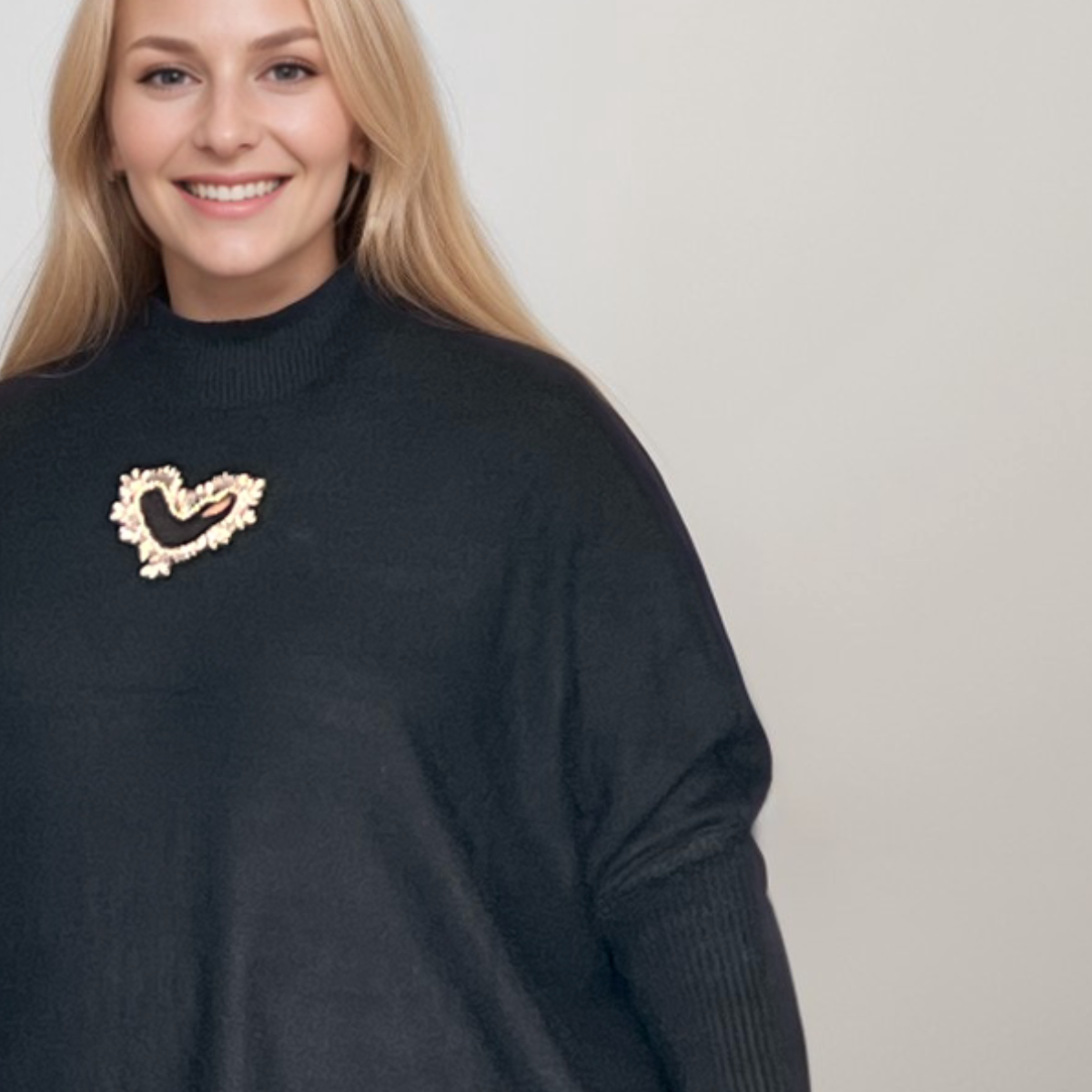 ROCKTHOSECURVES LUXURY TASSLE JUMPER WITH SILVER JEWEL HEART