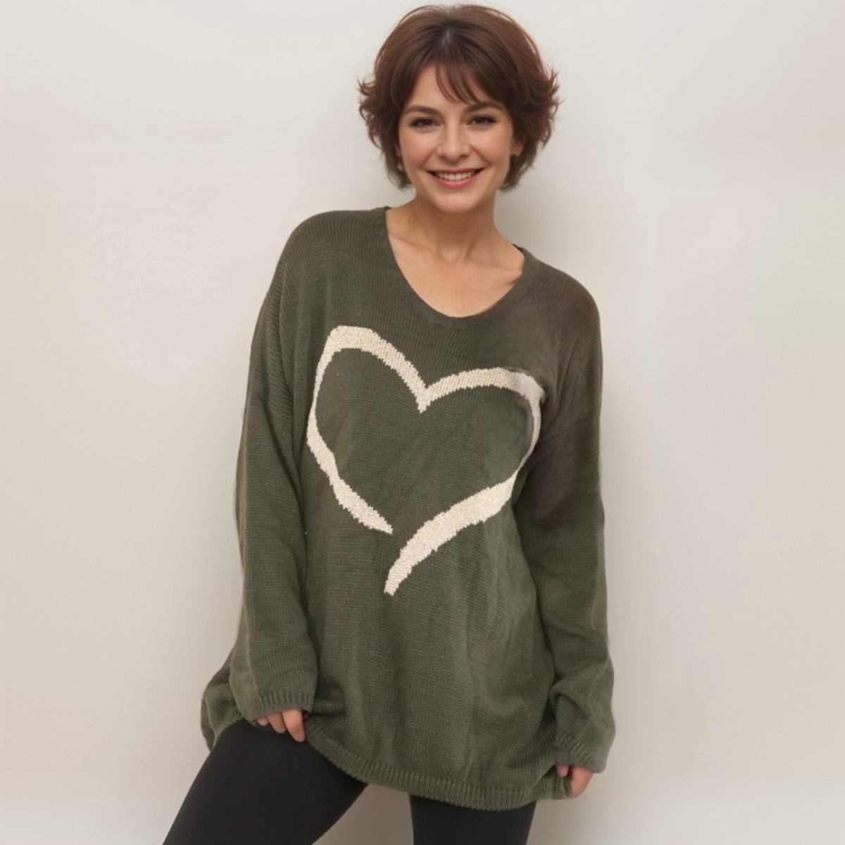 ROCKTHOSECURVES OVERSIZED V-NECK JUMPER WITH LARGE GOLD HEART