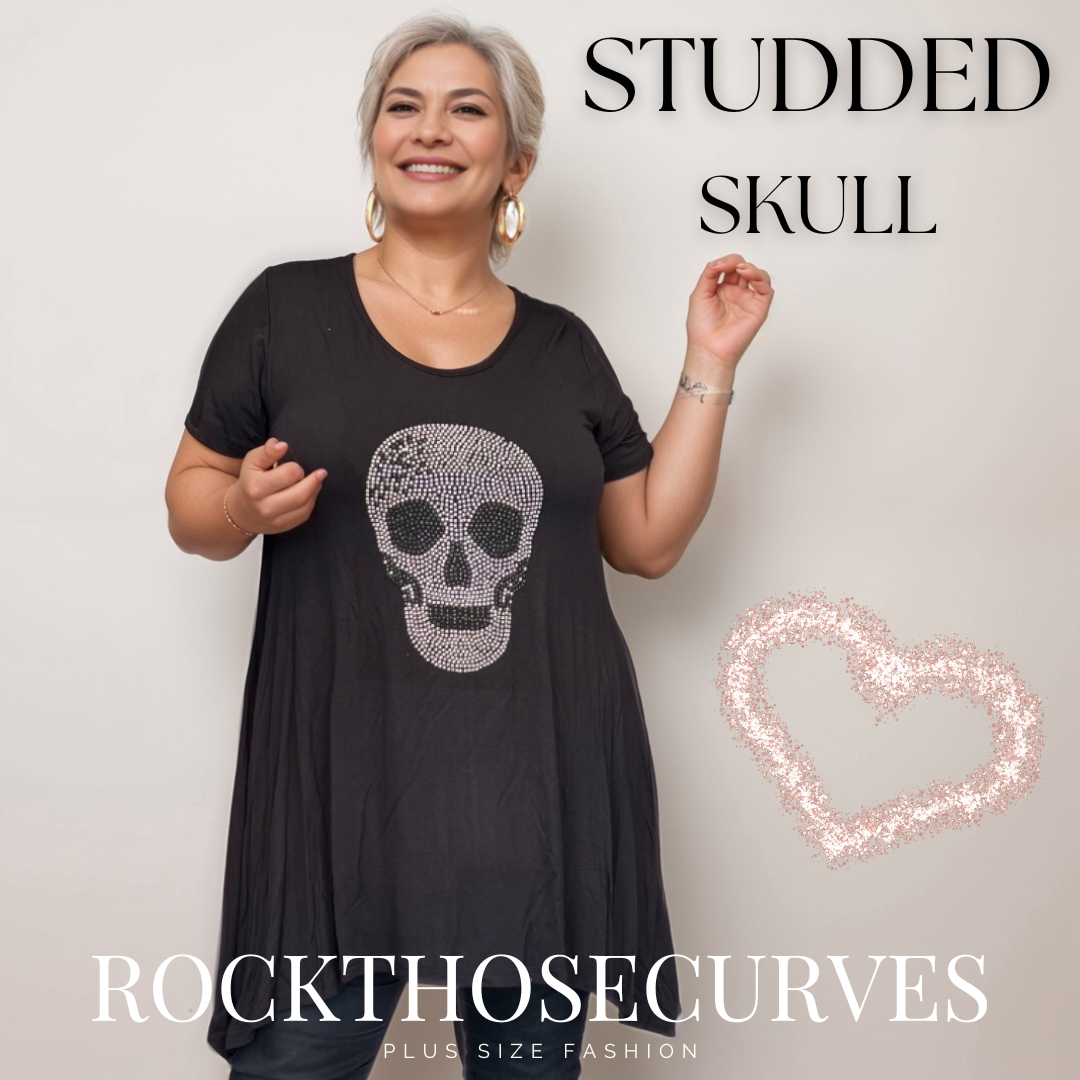 ROCKTHOSECURVES SHORT SLEEVE HANKY HEM STUDDED SKULL LONG LENGTH TOP