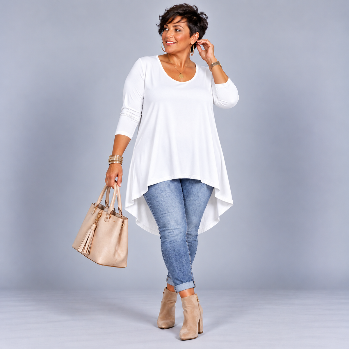 Plain 3/4 Sleeve Dipped Hem Top