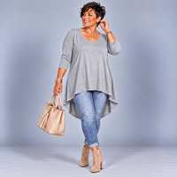 Plain 3/4 Sleeve Dipped Hem Top