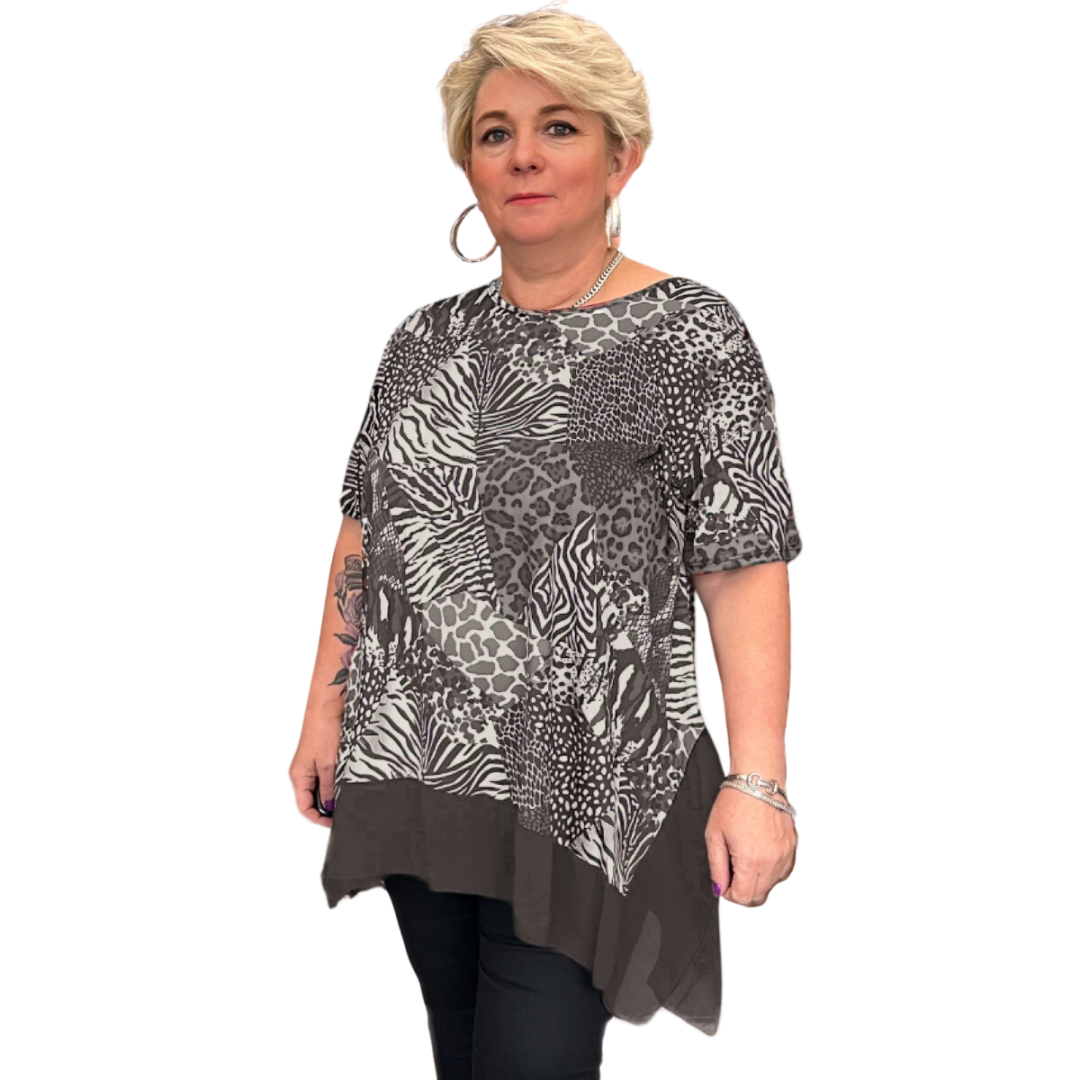 ROCKTHOSECURVES SHORT SLEEVE ABSTRACT TOP WITH CHIFFON HANKY HEM