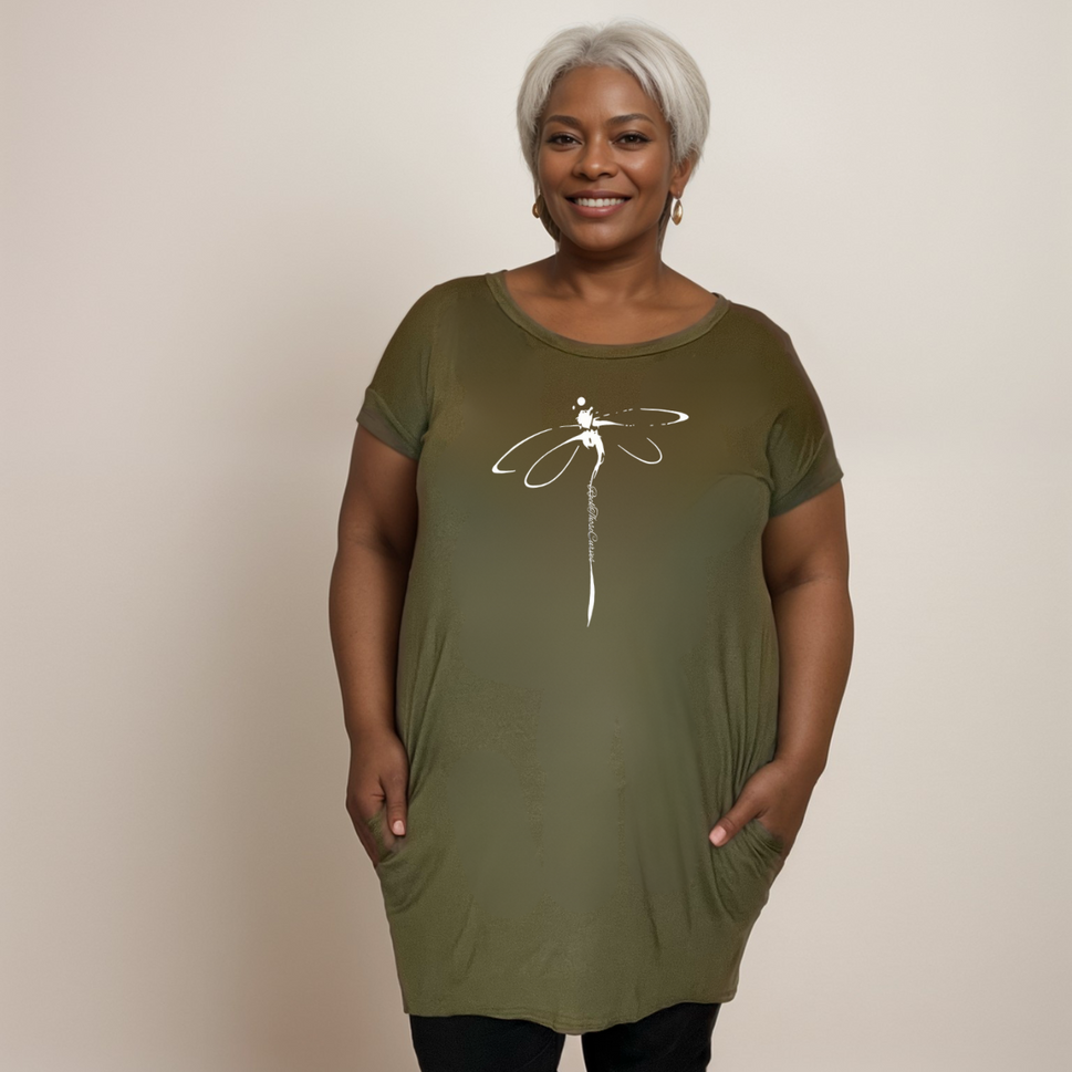 DRAGONFLY LONG DIPPED HEM T-SHIRT WITH POCKETSKHAKI / UK 12-14