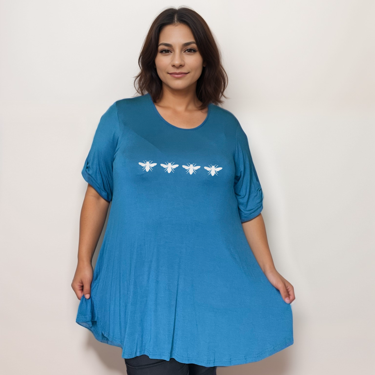 4 Bees Print Plus-Size Button Sleeve Swing Top