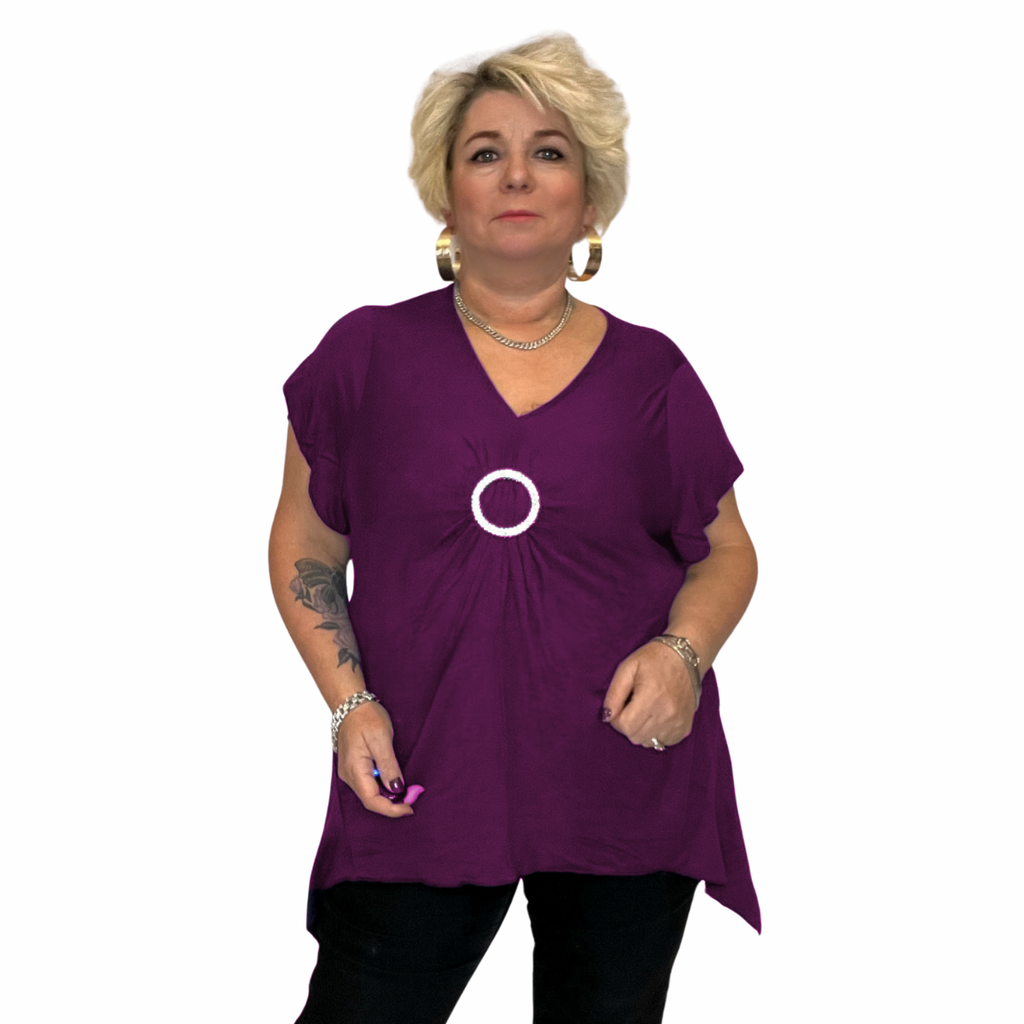 Plus Size Hanky Hem Short Sleeve V‑Neck Top with Circle Brooch