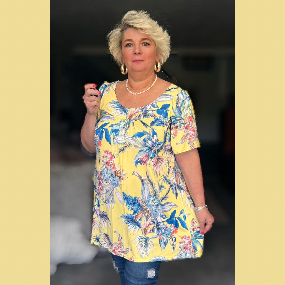 YELLOW FLORAL SHORT SLEEVE A-LINE LOOSE FITTING SMOCK TOP