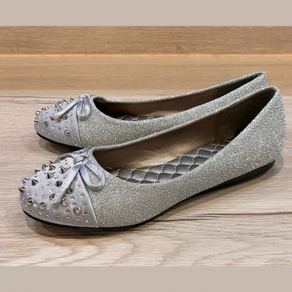 ROCKTHOSECURVES SPARKLY FLAT SHOES WITH SPIKED TOE CAP