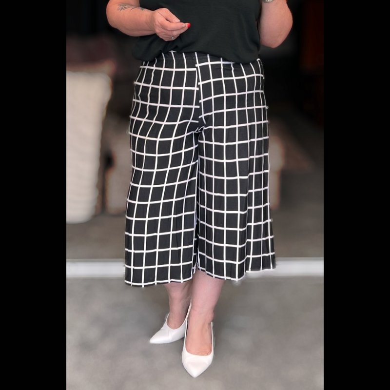 WIDE CHECKED ELASTIC WAIST CREPE CULOTTES / SHORTS