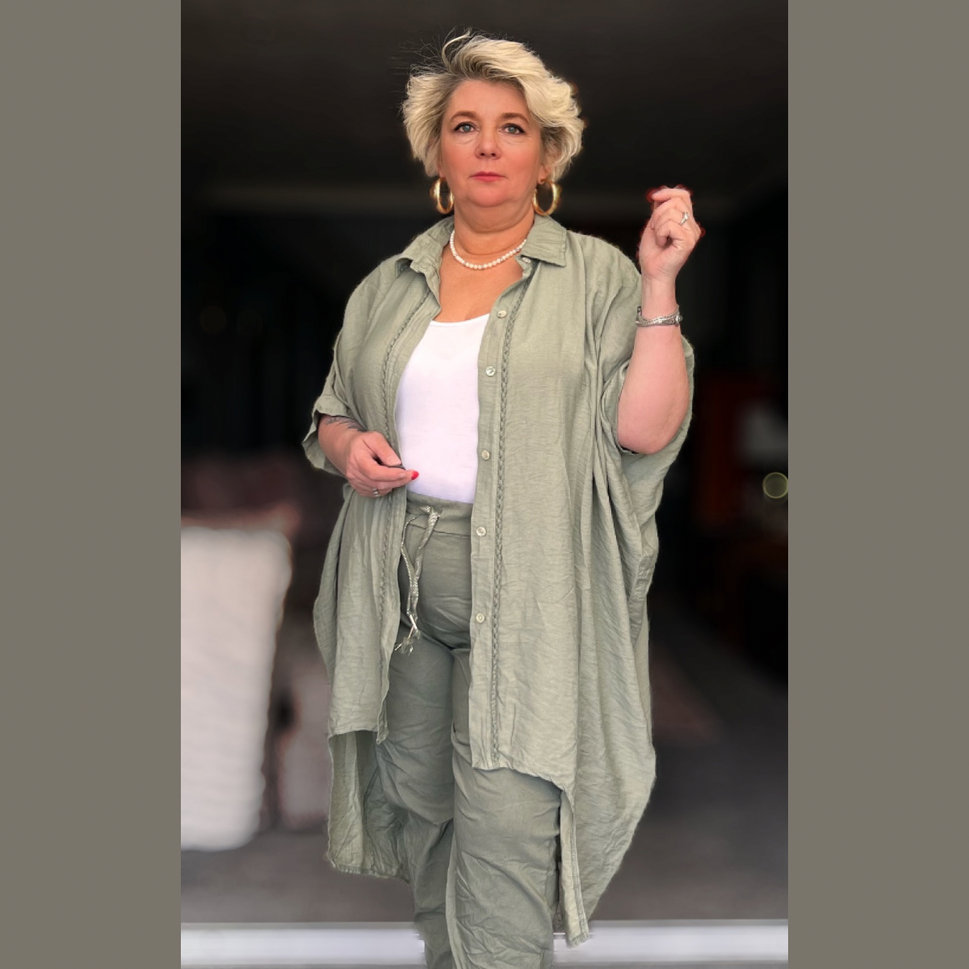 OVERSIZED DIPPED HEM LONG LENGTH SHIRT / BLOUSEKhaki / UK 16-18