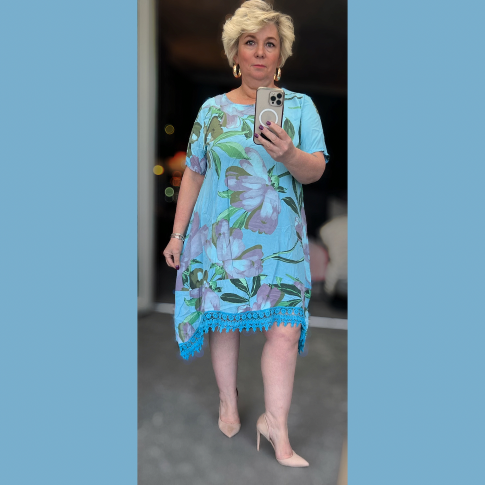 Floral Short sleeve dress with crochet dipped hemTurquoise / UK 12-14