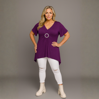 Hanky Hem Short Sleeve V‑Neck Top with Circle Brooch