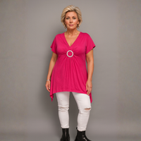 Hanky Hem Short Sleeve V‑Neck Top with Circle Brooch
