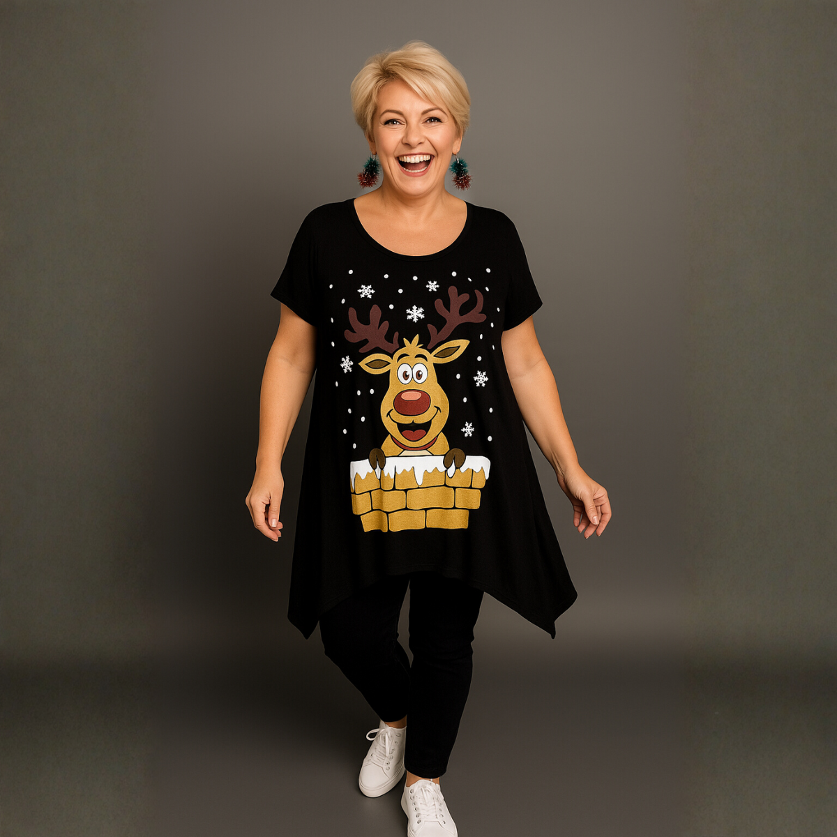 Hanky Hem Short Sleeve Long Top with Christmas Reindeer