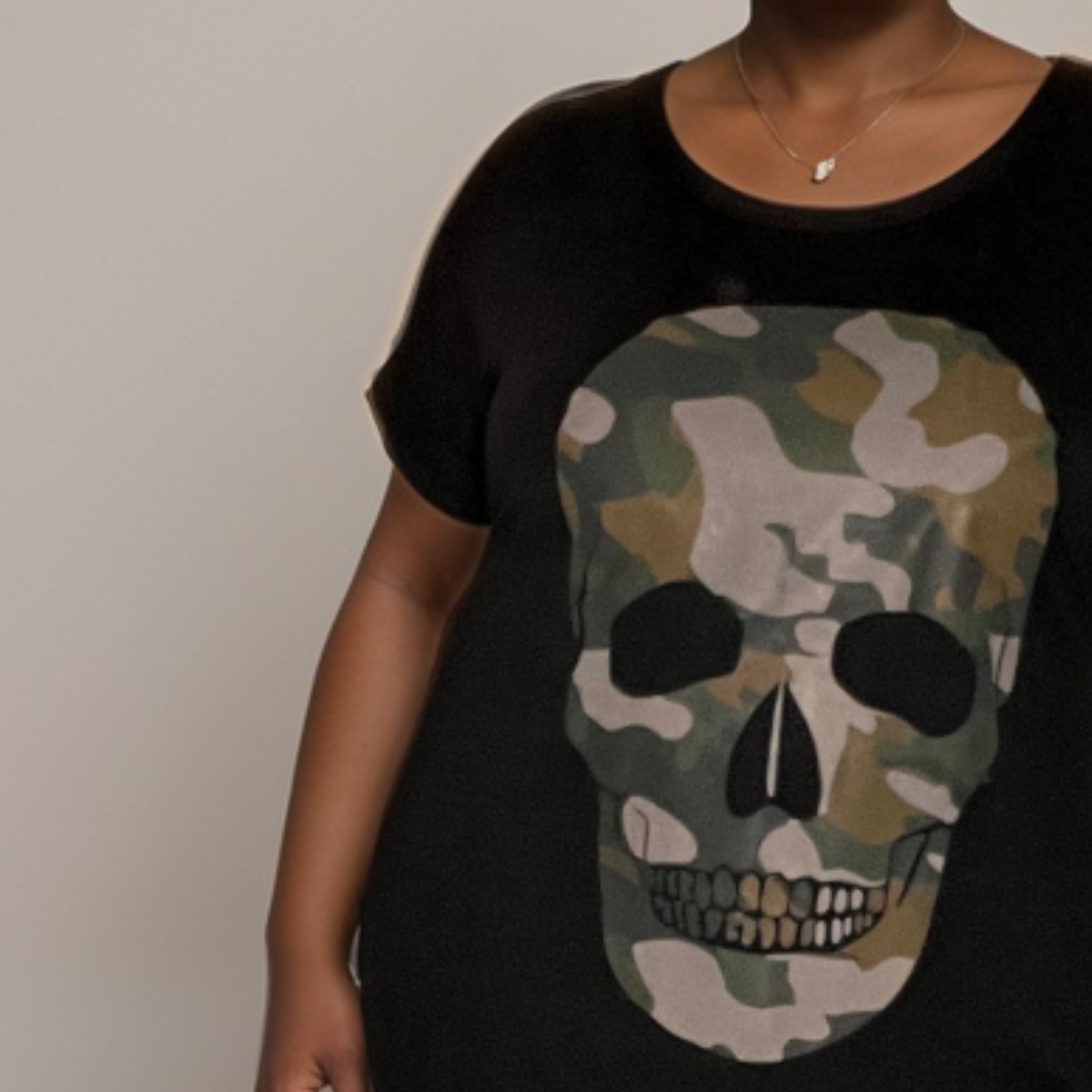 Skull Dipped Hem Short Sleeve T-Shirt