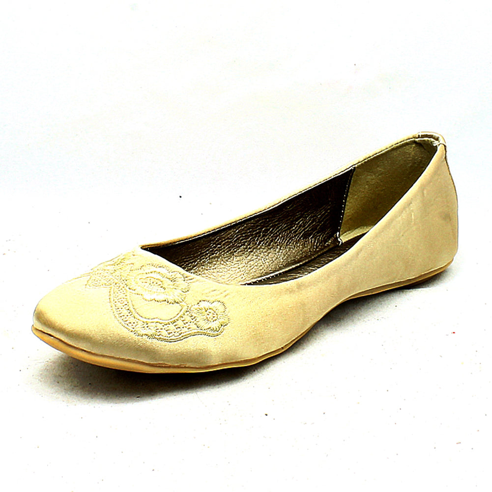 Satin embroidered toe flat shoes / pumps