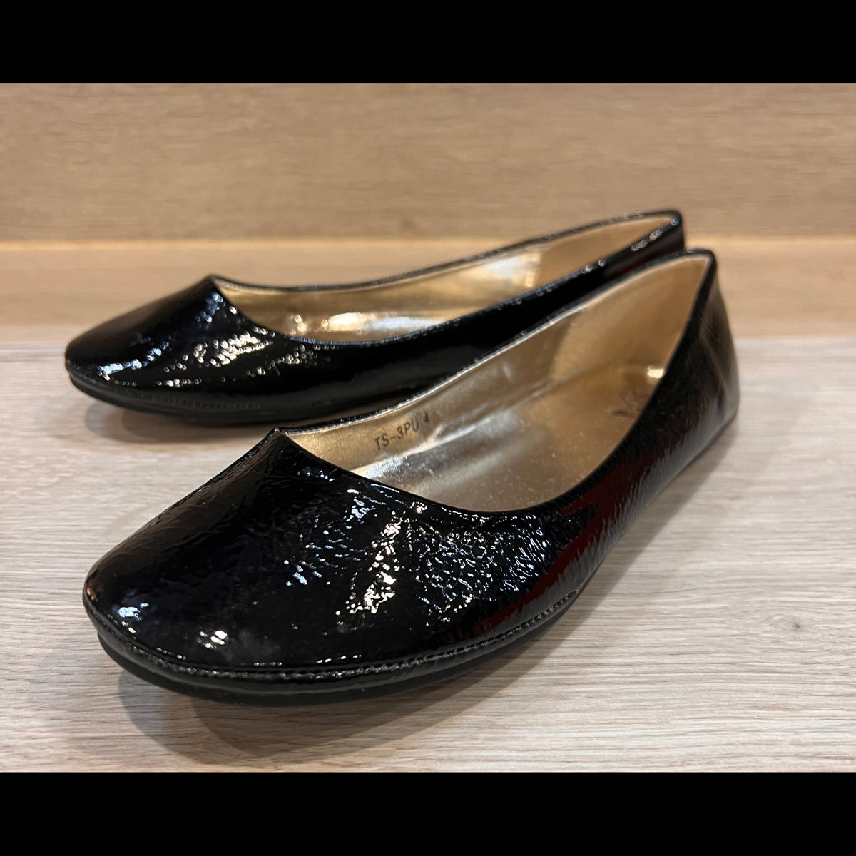 ROCKTHOSECURVES BLACK CRINKLE PATENT FLAT BALLERINA PUMPS SHOES