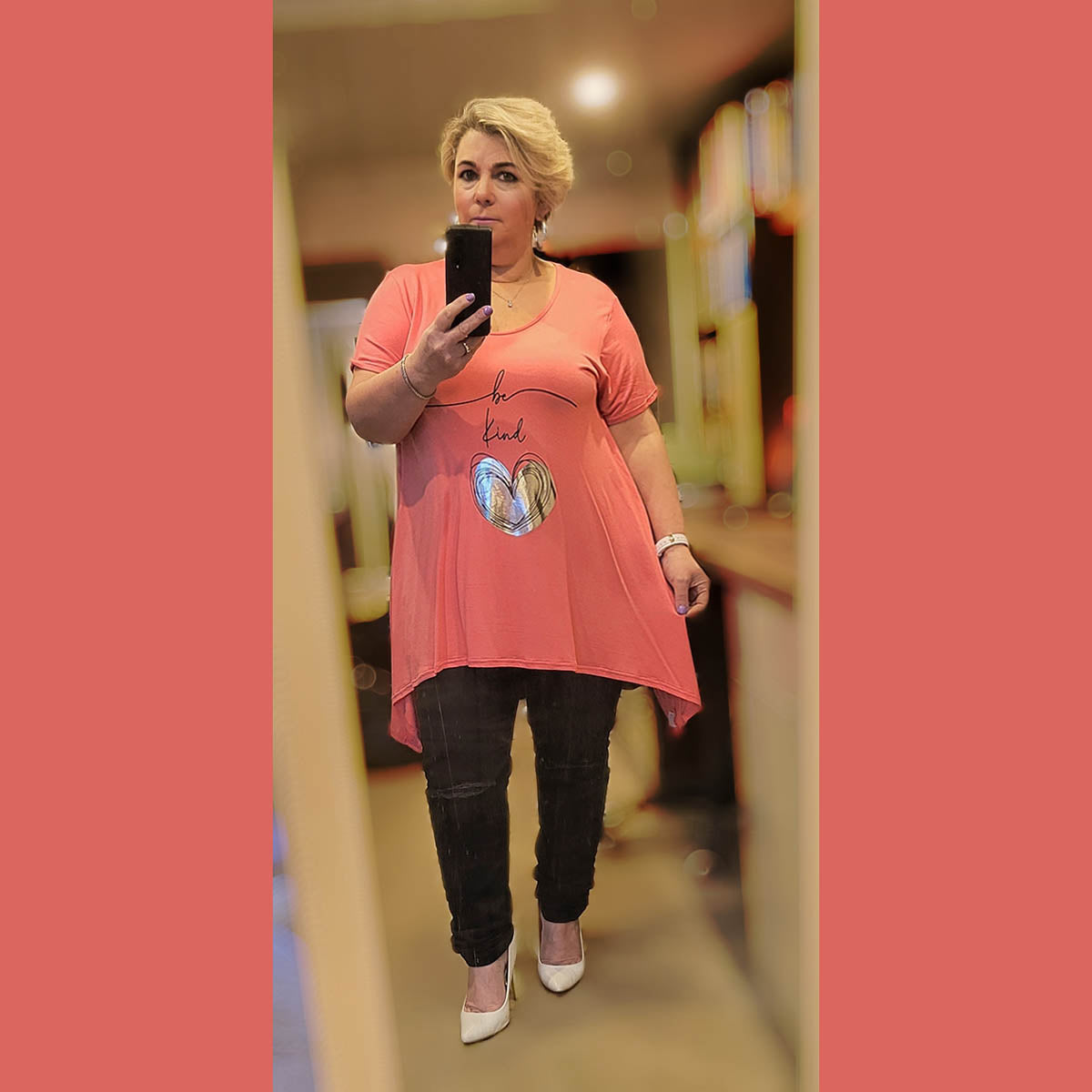 ROCKTHOSECURVES HANKY HEM BE KIND SILVER HEART SHORT SLEEVE SWING TOP