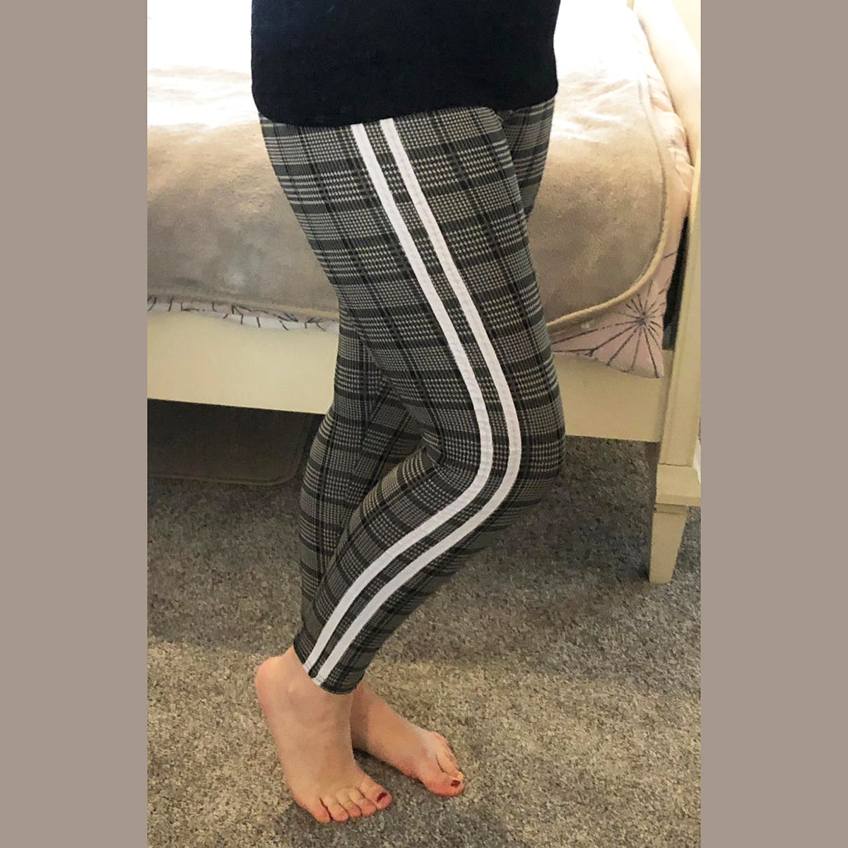 CHECKED LEGGINGS WITH SIDE STRIPES