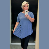 Short Sleeve pointed hem top with button detail