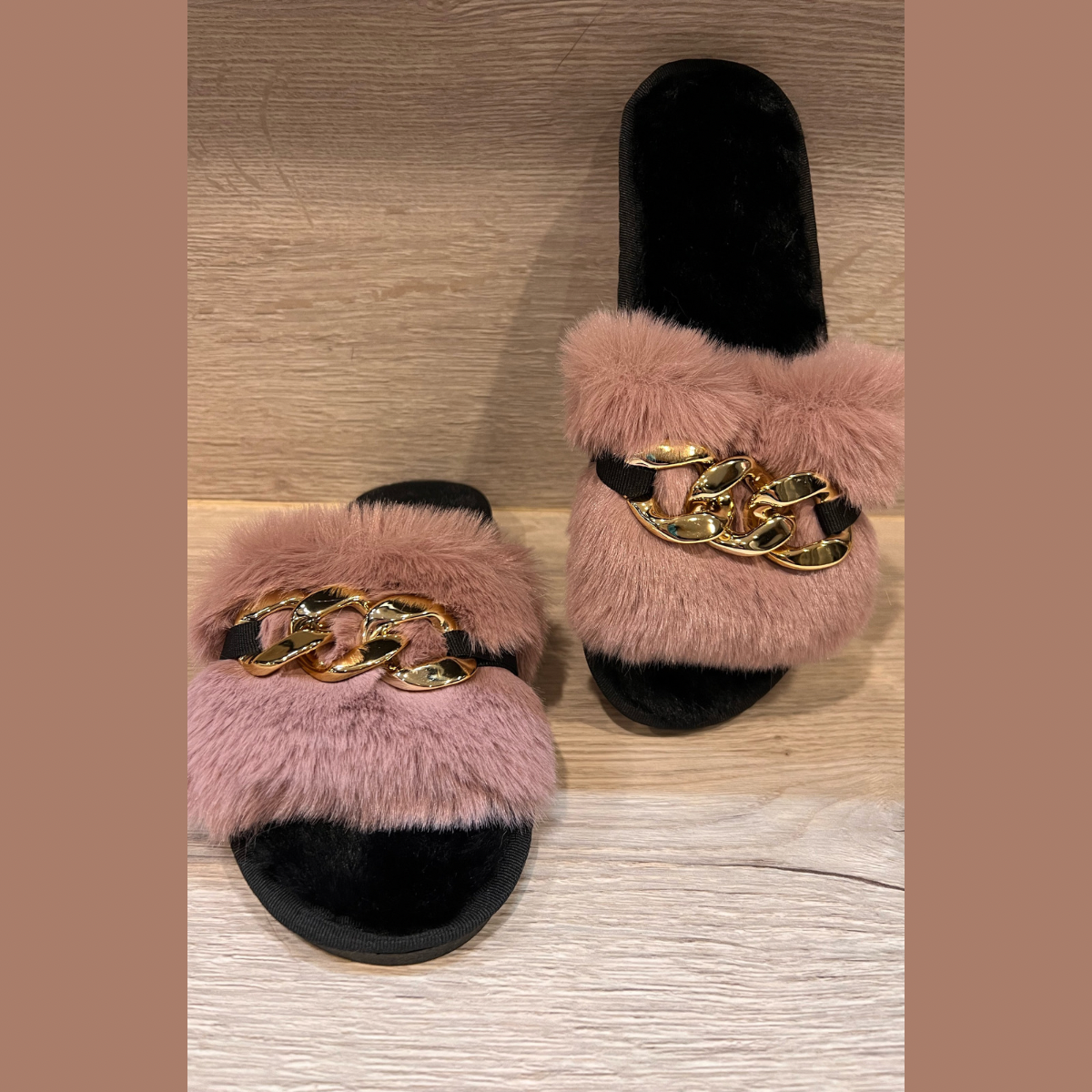 Soft Fluffy Flat Sliders with Gold Chain