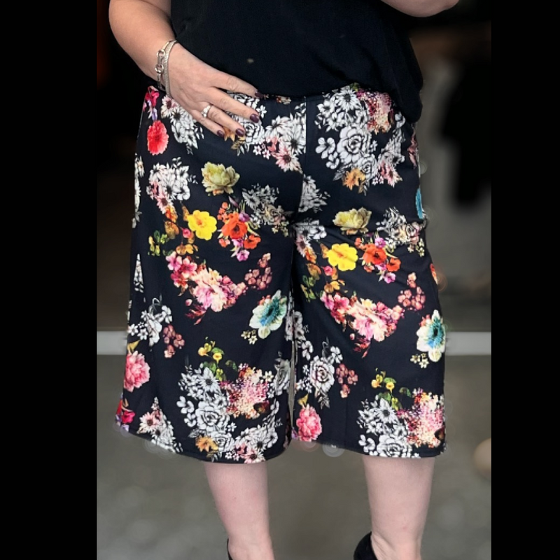 Black with Bright flowers elastic waist culottes trousers shorts