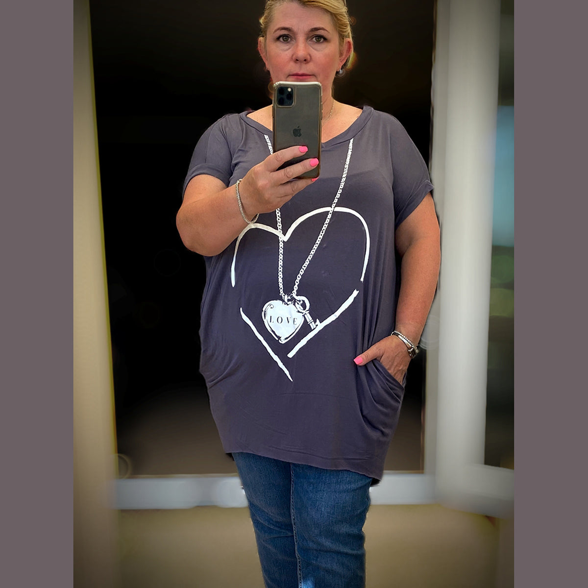 LONG LENGTH T-SHIRT / TOP WITH LOVE NECKLACE PRINT